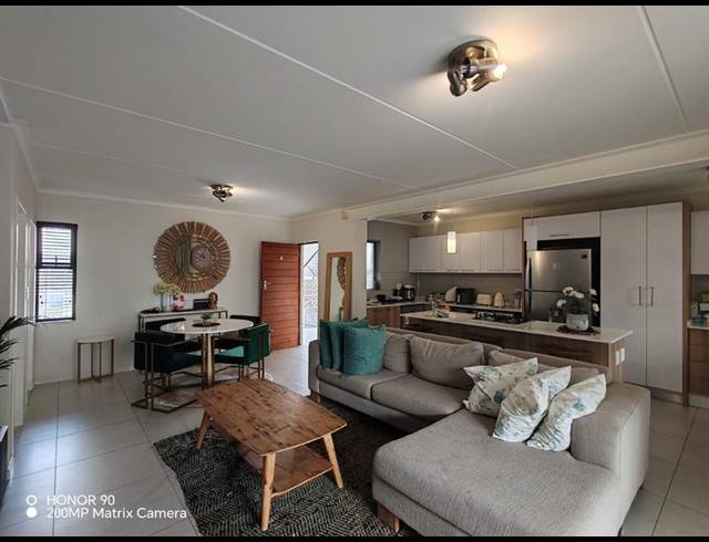 2 BEDROOM APARTMENT FOR SALE IN MODDERFONTEIN